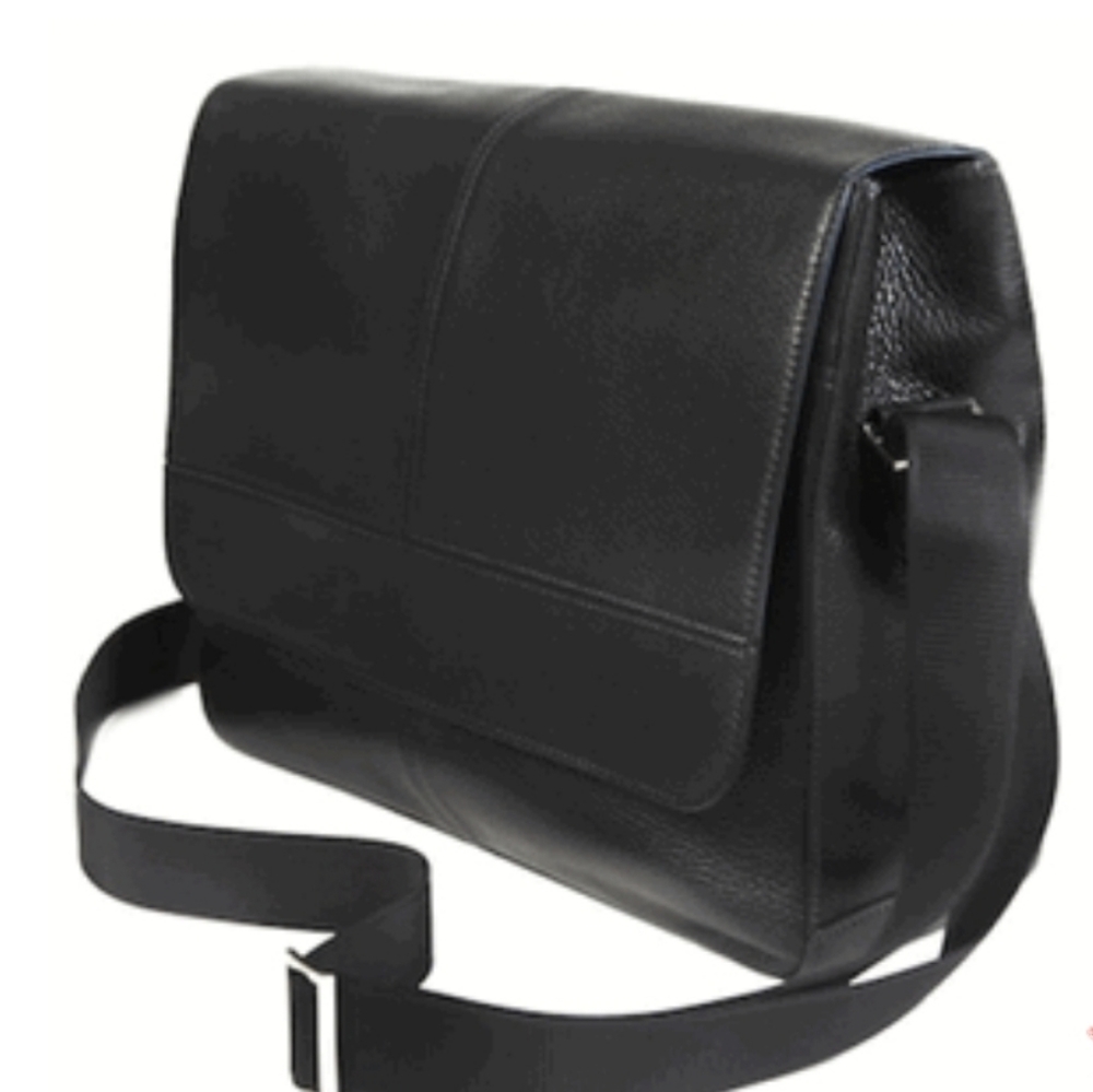 NWOT Bosca messenger bag, black